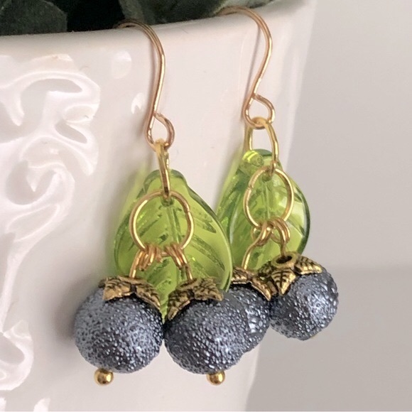 New Blueberry Dangling Mini Food Fruit Novelty Unique Artisan Handmade Earrings - Picture 5 of 7